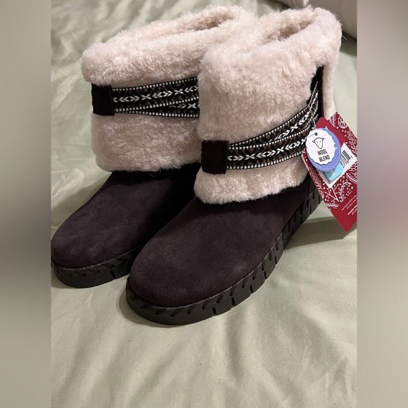 Muk Luks Shoes - NEW‎ Muk Luks Flexi Montauk boots size 7